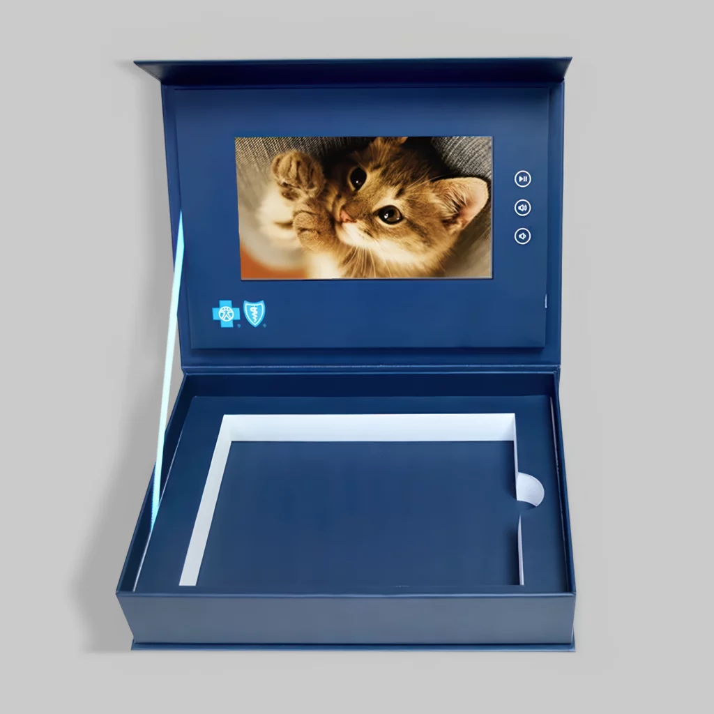 Кашированная коробка с магнитным клапаном