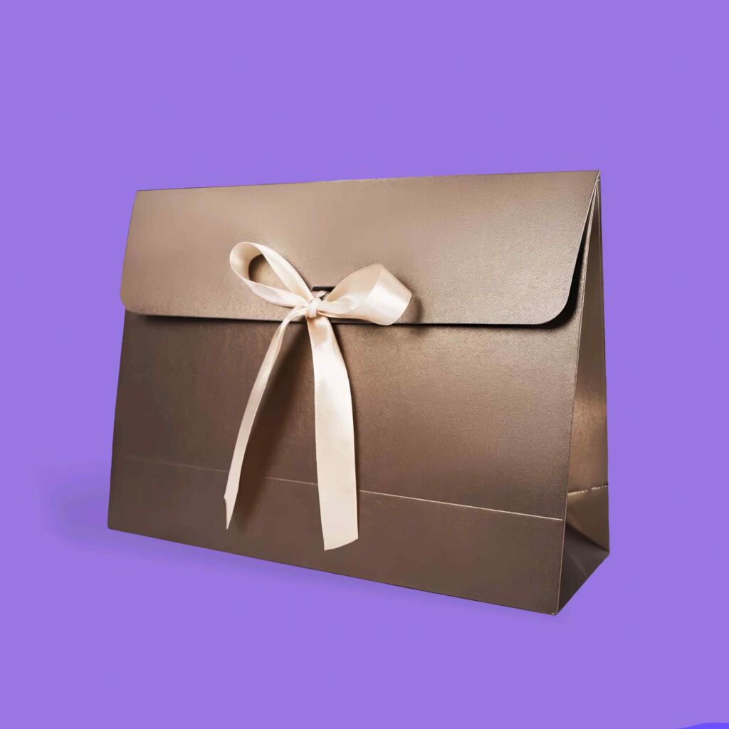 Коробка складная с лентой